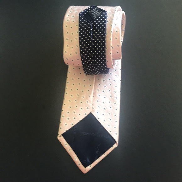 Tommy Hilfinger silk tie imported fabric made in US pink & white floral - Picture 7 of 7